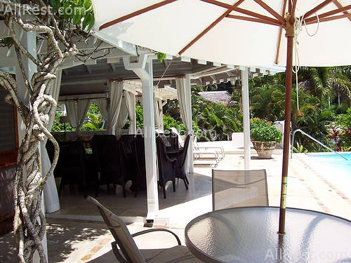 Round Hill Hotel & Villas 70